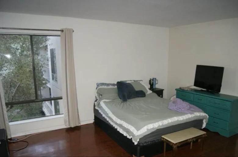 460 N Civic Dr - Photo 7 of 14