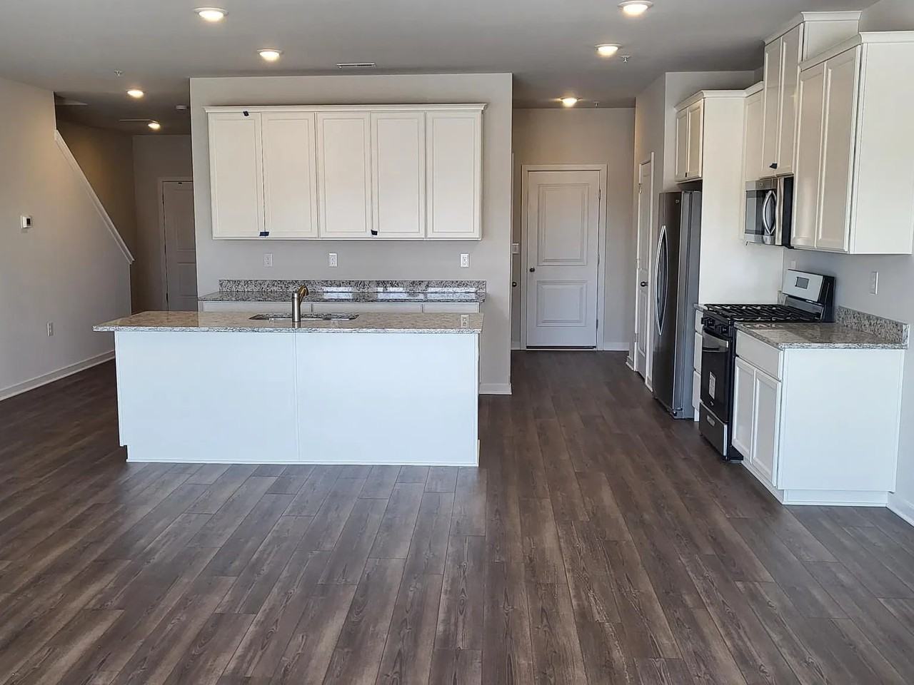 74 Painters Way - Photo 3 of 20