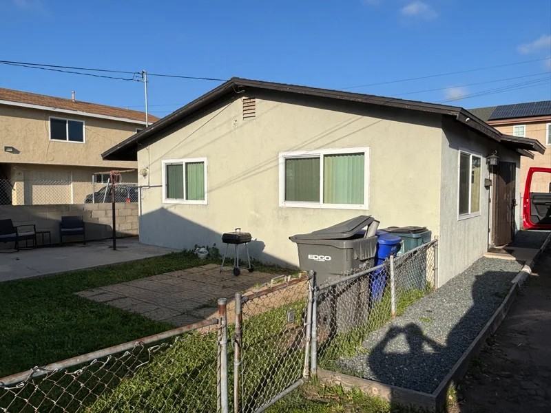 1131 Georgia St - Photo 2 of 14