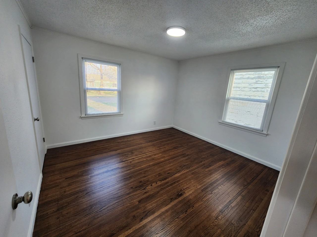 1645 Sw Oklahoma Ave - Photo 2 of 6