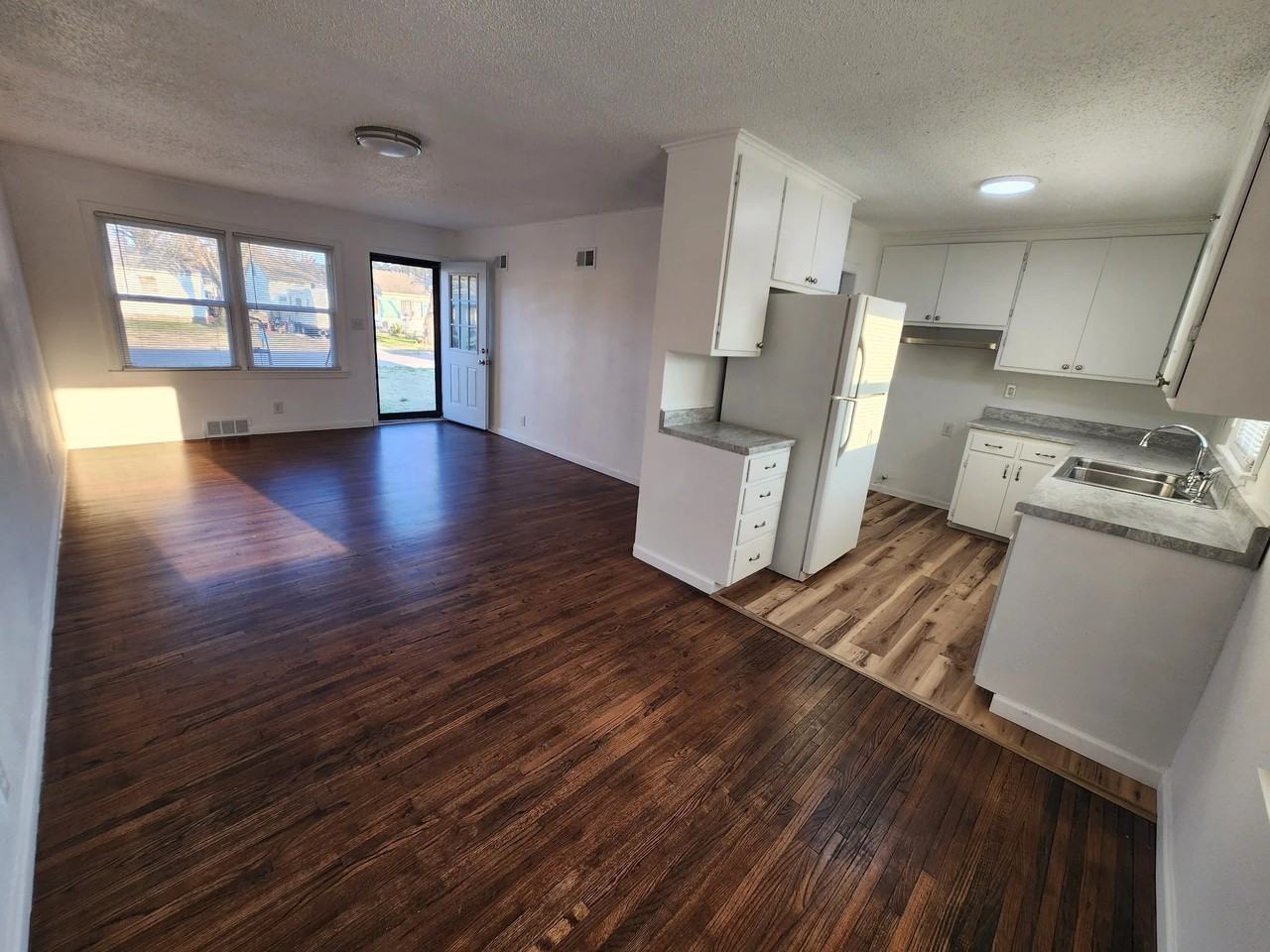 1645 Sw Oklahoma Ave - Photo 4 of 6