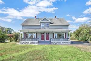 featured image of 10 Belchertown St #10