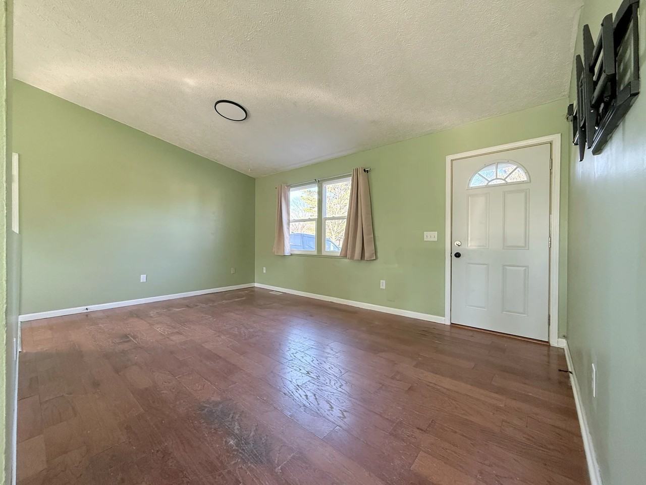 5840 Monticello Dr - Photo 2 of 13