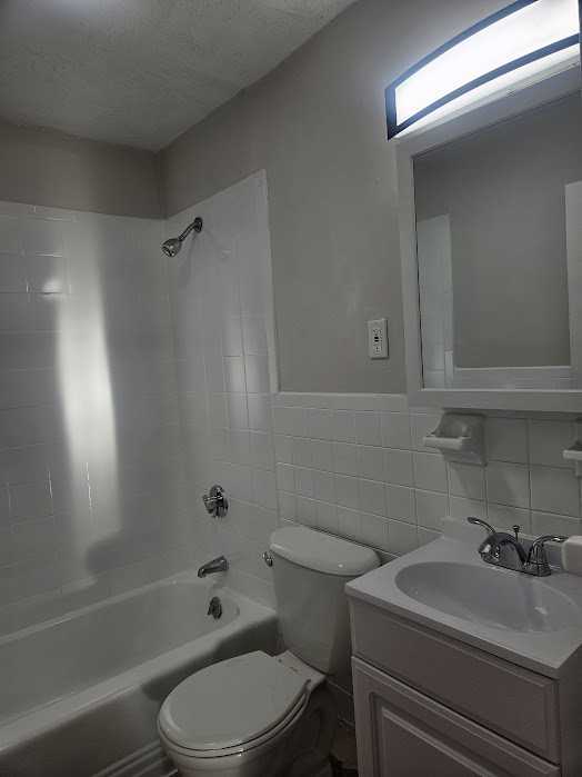 572 Cummins Hwy #12 - Photo 6 of 8