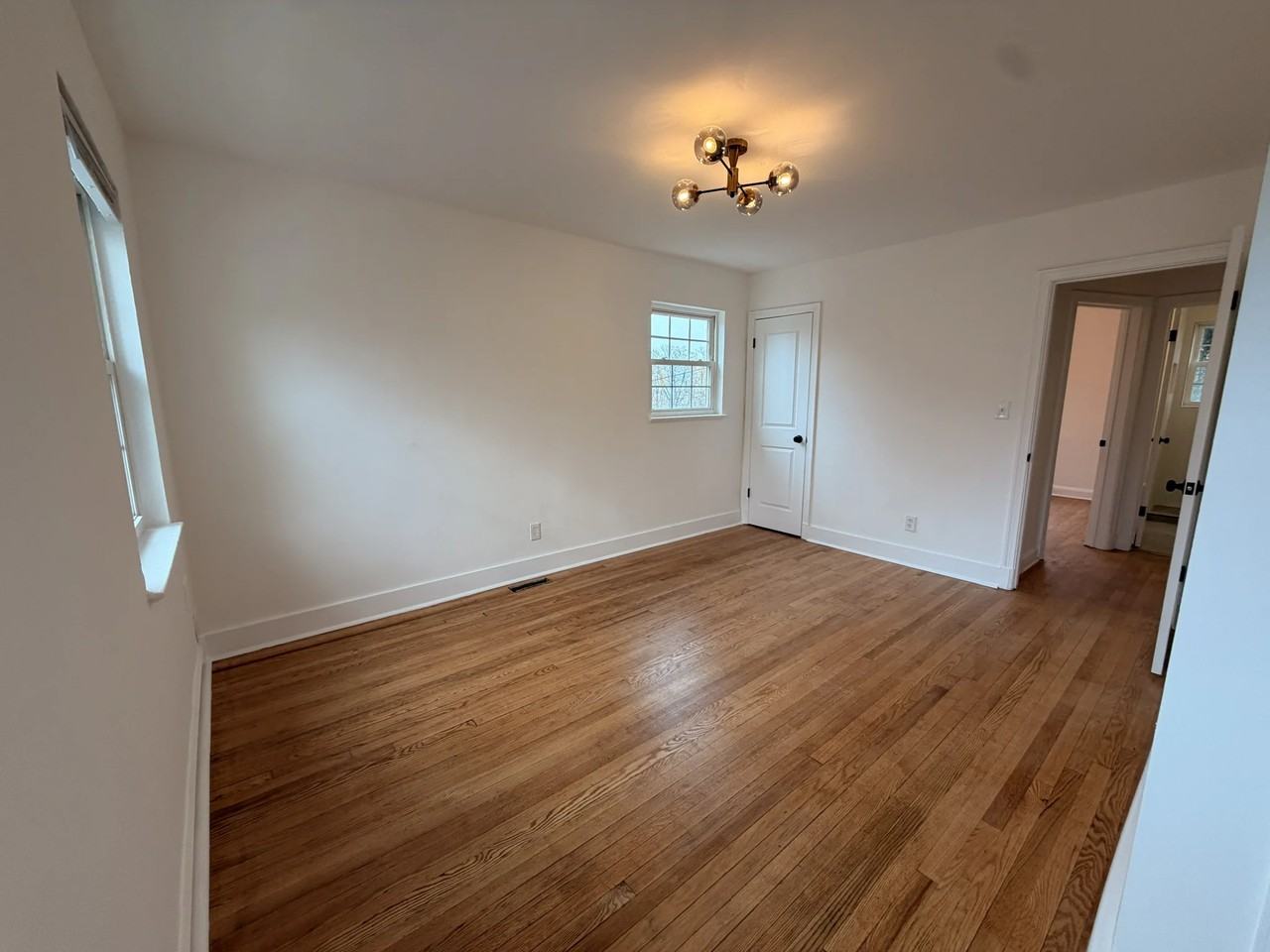 1300 Dexter Ter Se - Photo 7 of 14