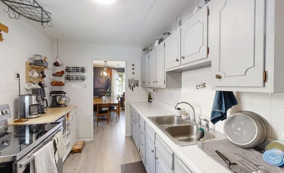 1101 S Cottage Grove Ave - Photo 7 of 20