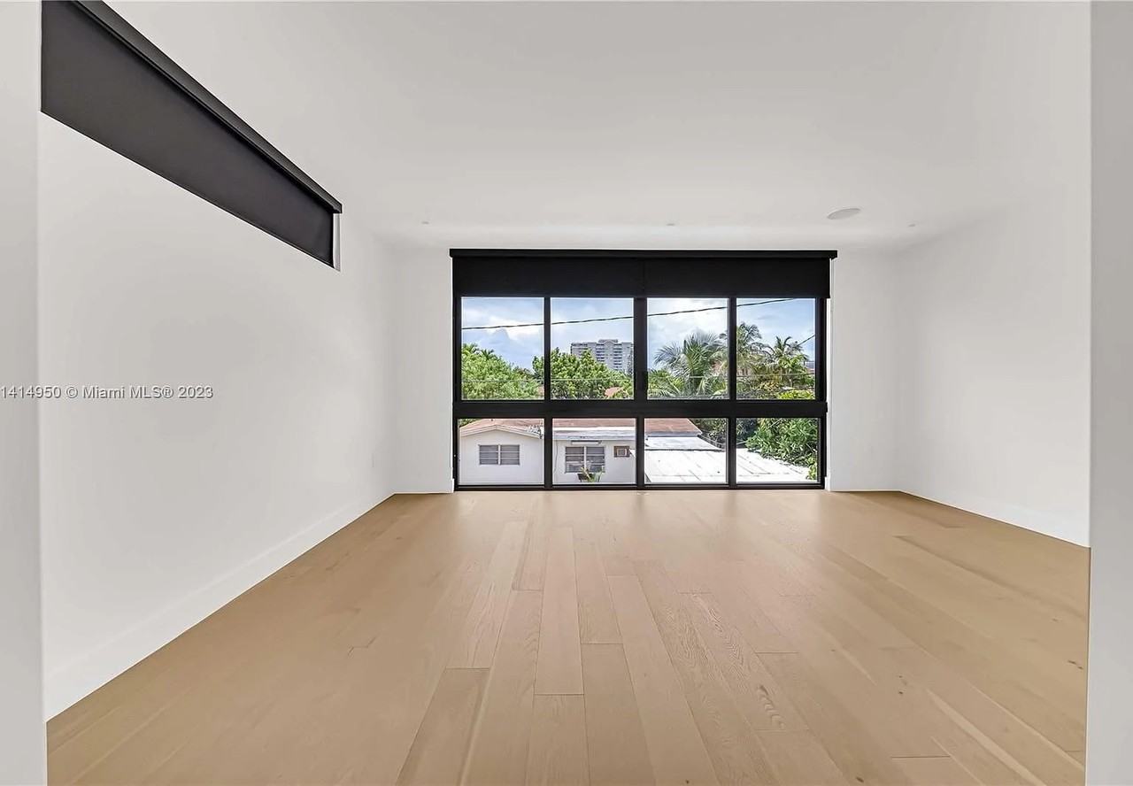 2710 Sw 34th Ave - Photo 7 of 19