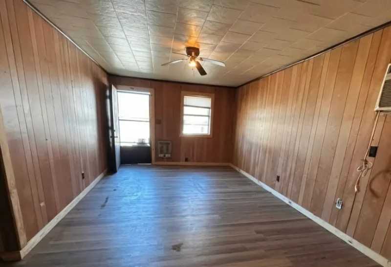 89 Old Dyer Yorkville Rd - Photo 2 of 8