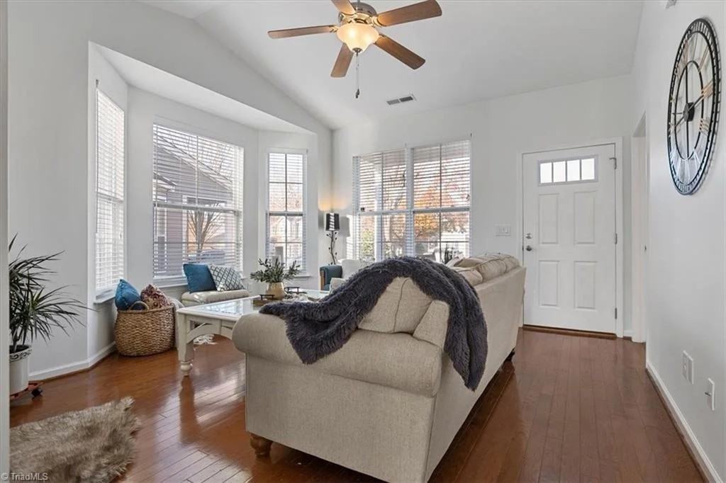 1173 Kelso Ln - Photo 2 of 17