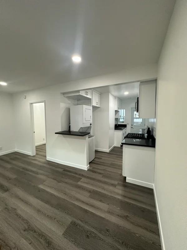 14812 Sylvan St #14812 - Photo 2 of 11