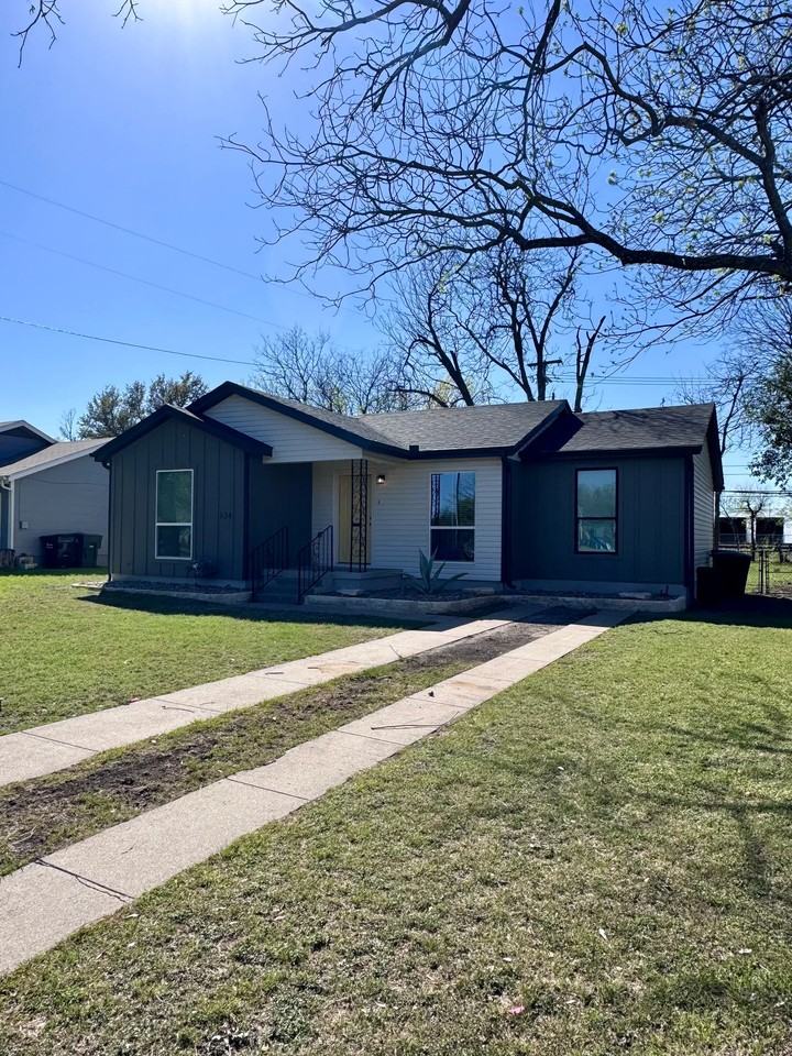 934 Erath Dr - Photo 4 of 13