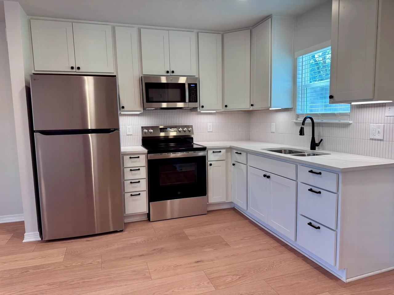 934 Erath Dr - Photo 6 of 13