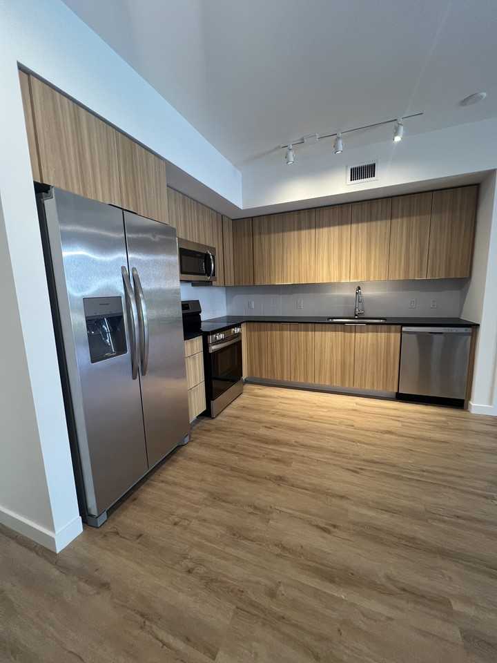 661 E 28th St #331 - Photo 2 of 6