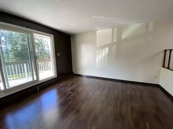 144 Tamarack Dr - Photo 7 of 19