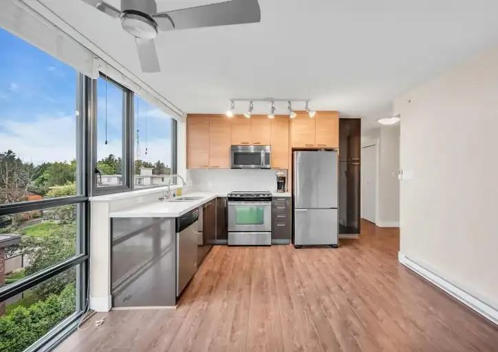 258 Sixth St #506 - Photo 2 of 7