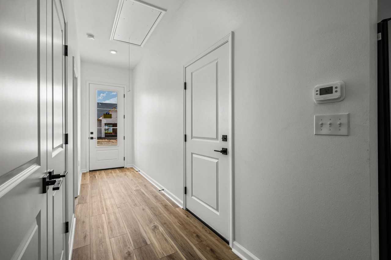 250 Indigo Ln - Photo 3 of 19
