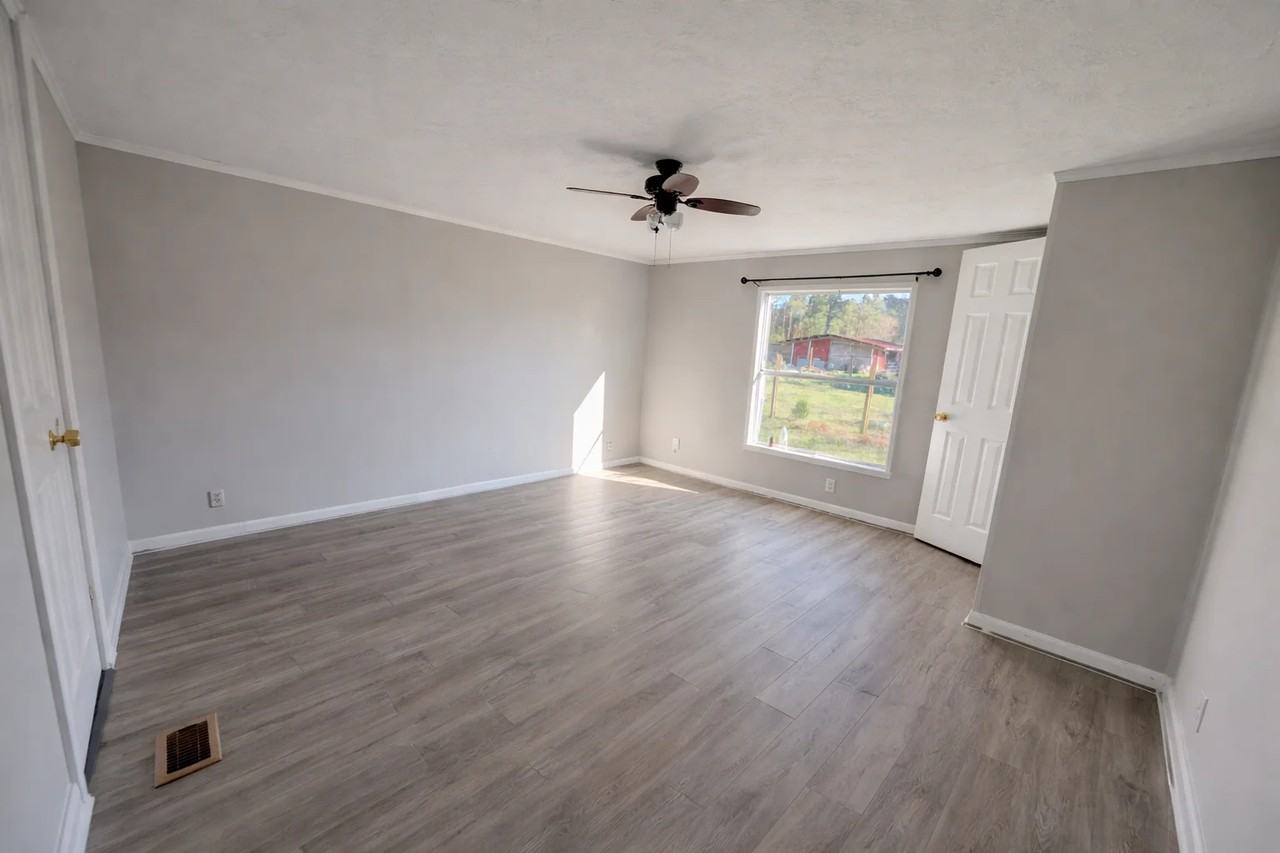 5094 Red Barn Rd - Photo 3 of 13