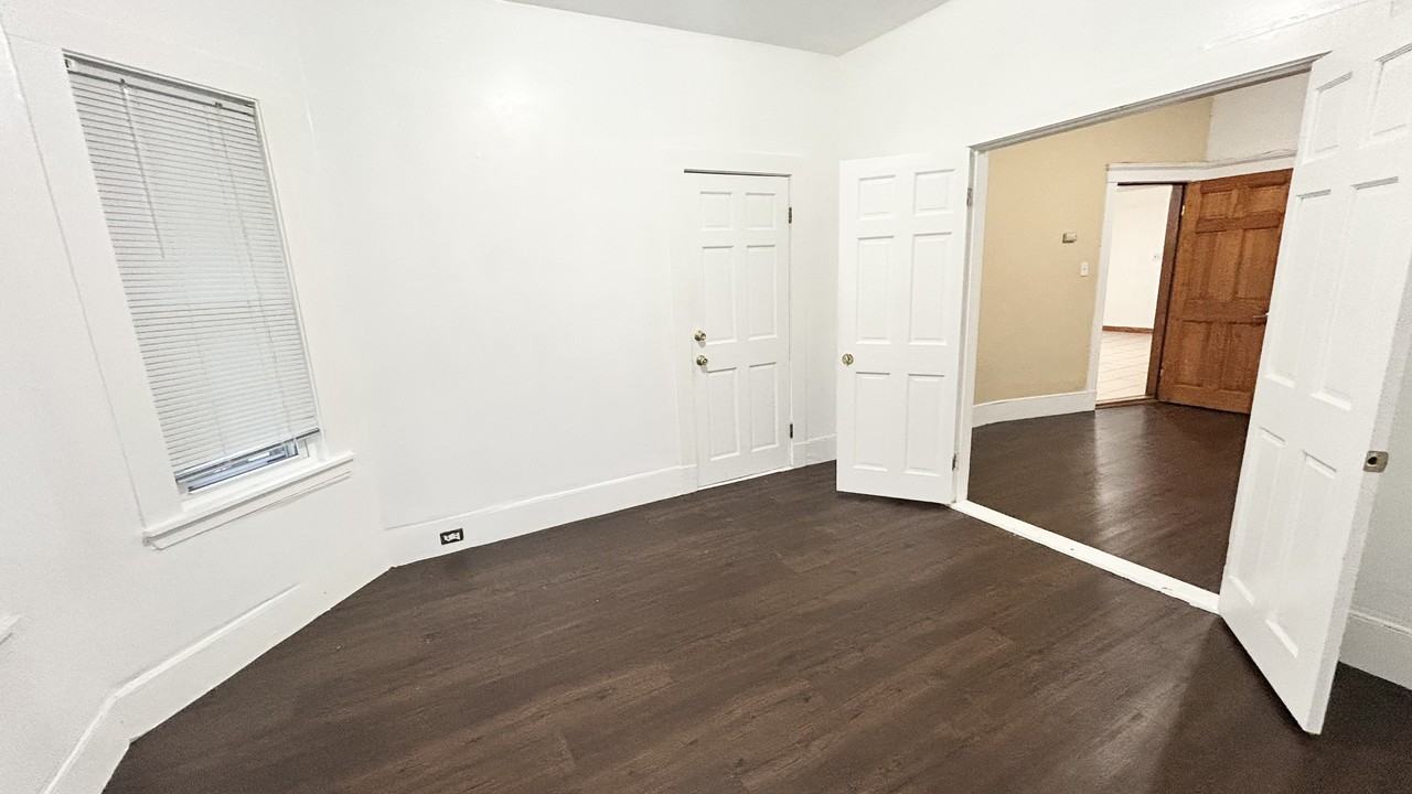 99 Essex St #3 - Photo 5 of 10