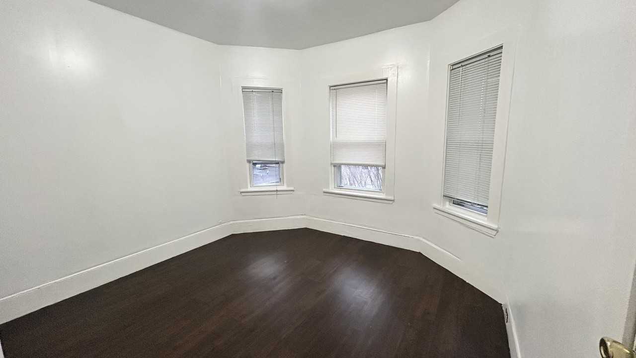 99 Essex St #3 - Photo 6 of 10