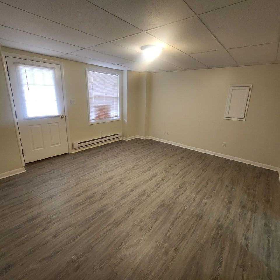 126 Rush Dr #4 - Photo 3 of 9