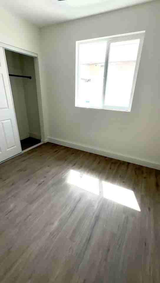 240 Adu - Photo 2 of 7