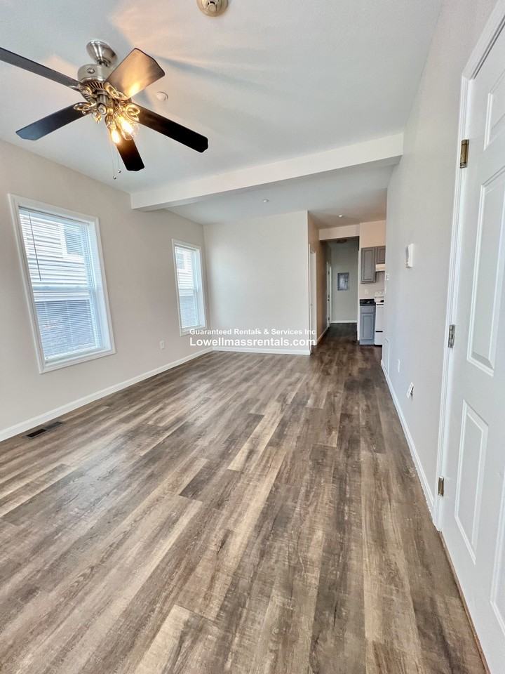 258 School St #1 - Photo 2 of 11