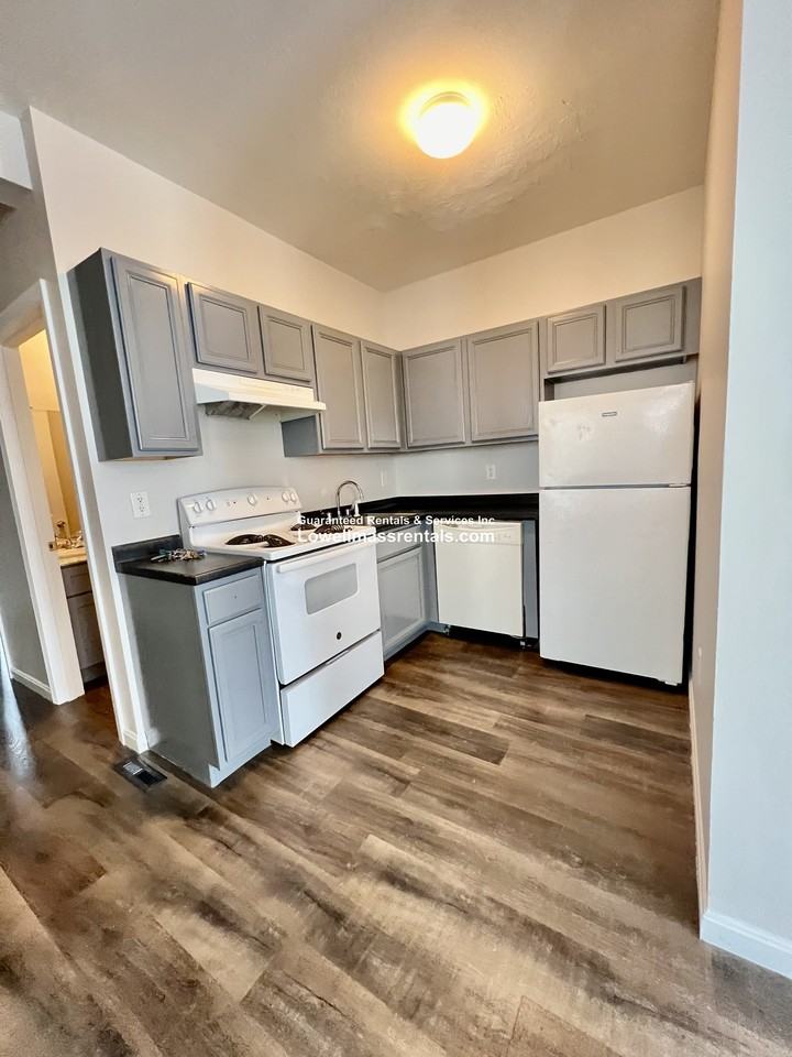 258 School St #1 - Photo 4 of 11