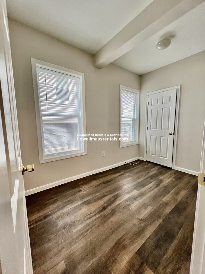 258 School St #1 - Photo 5 of 11