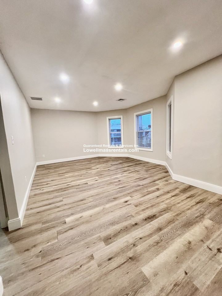 42 Gershom Ave #3 - Photo 4 of 14