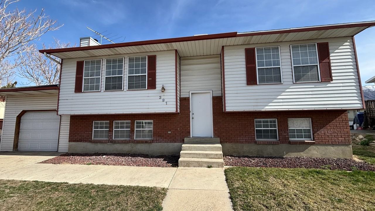 391 Sw - Photo 3 of 12