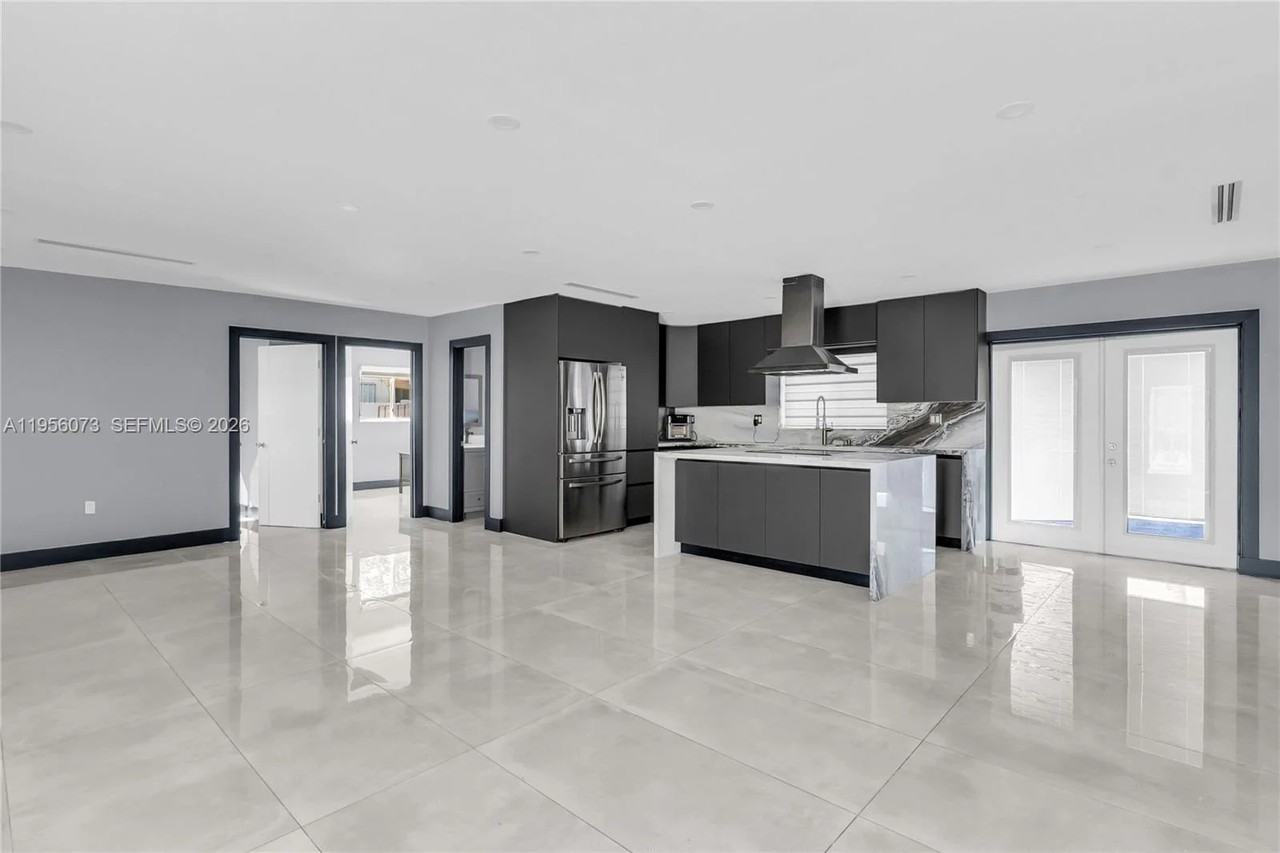 500 Swpway - Photo 5 of 17