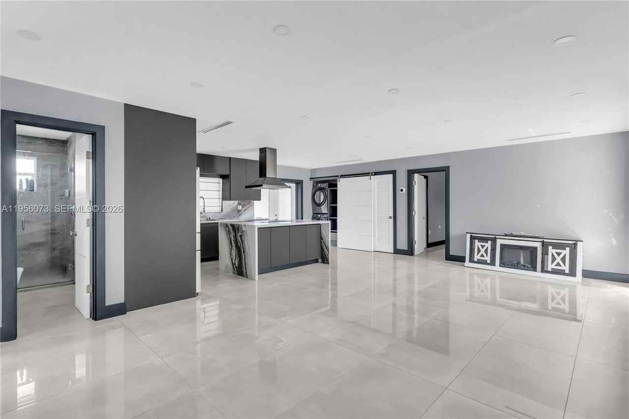 500 Swpway - Photo 7 of 17