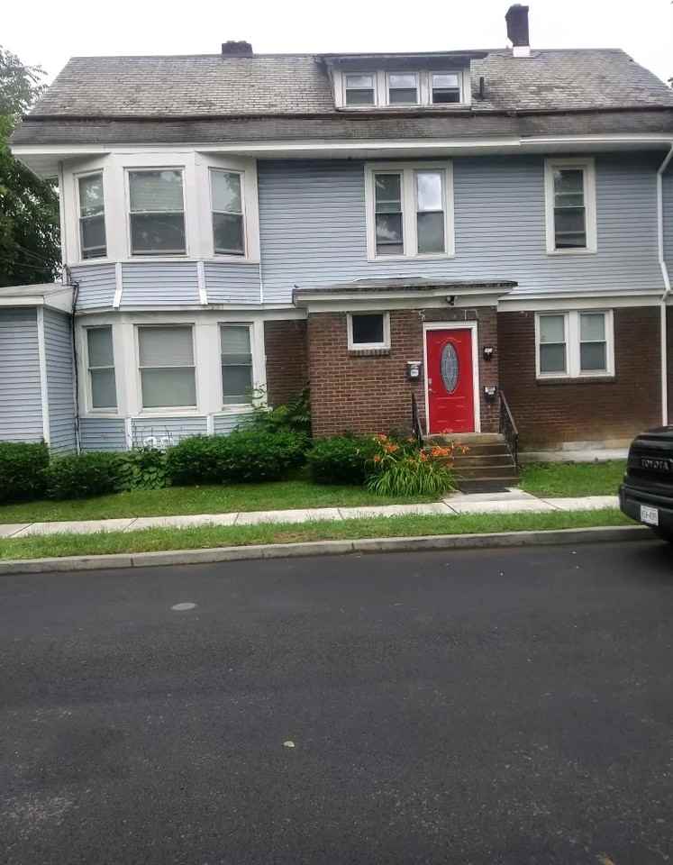 15 Summit Ave #FL1 - Photo 2 of 4