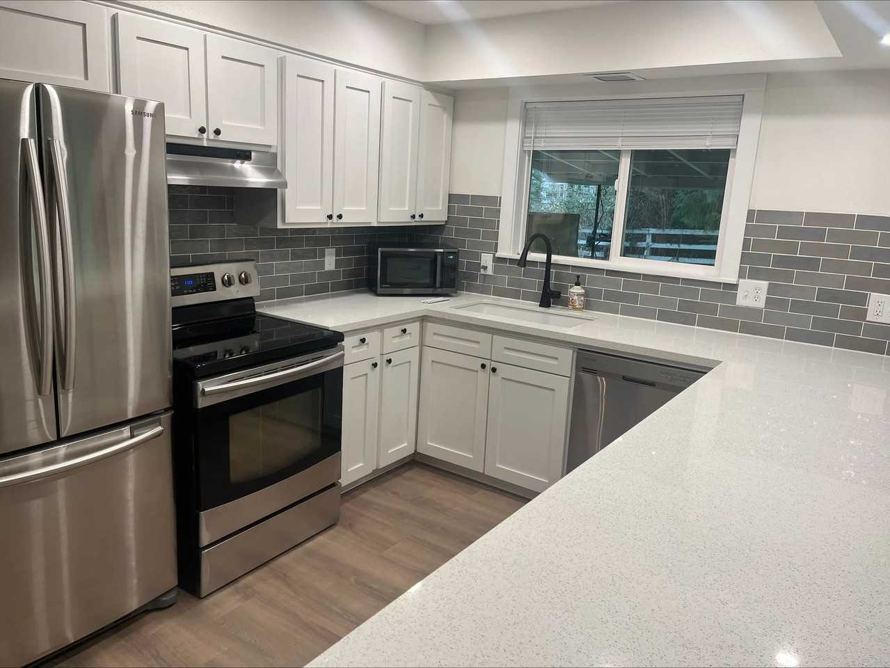 200 Sw 12th Ave - Photo 2 of 9