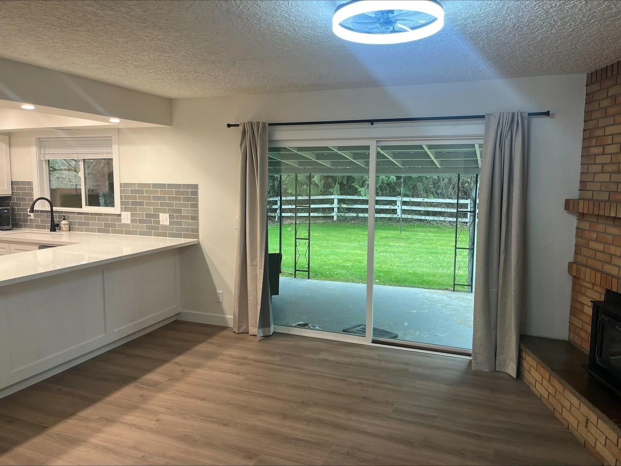 200 Sw 12th Ave - Photo 5 of 9