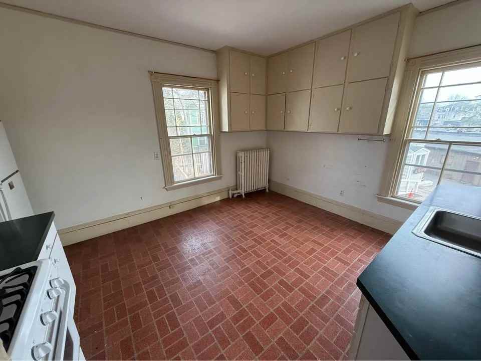 8 Hurlbut St #8-2 - Photo 6 of 16