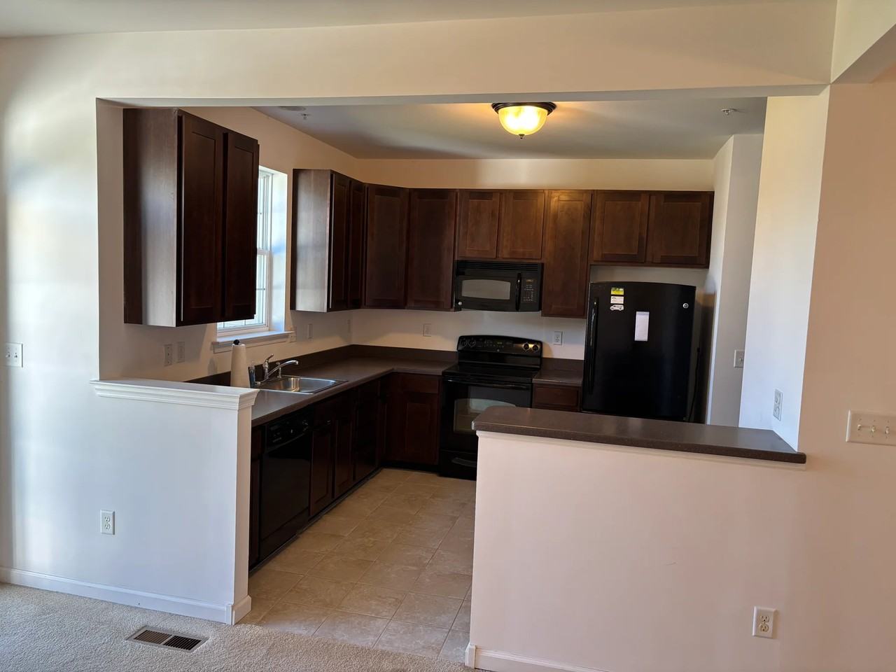 300 Milkweed Dr - Photo 2 of 14