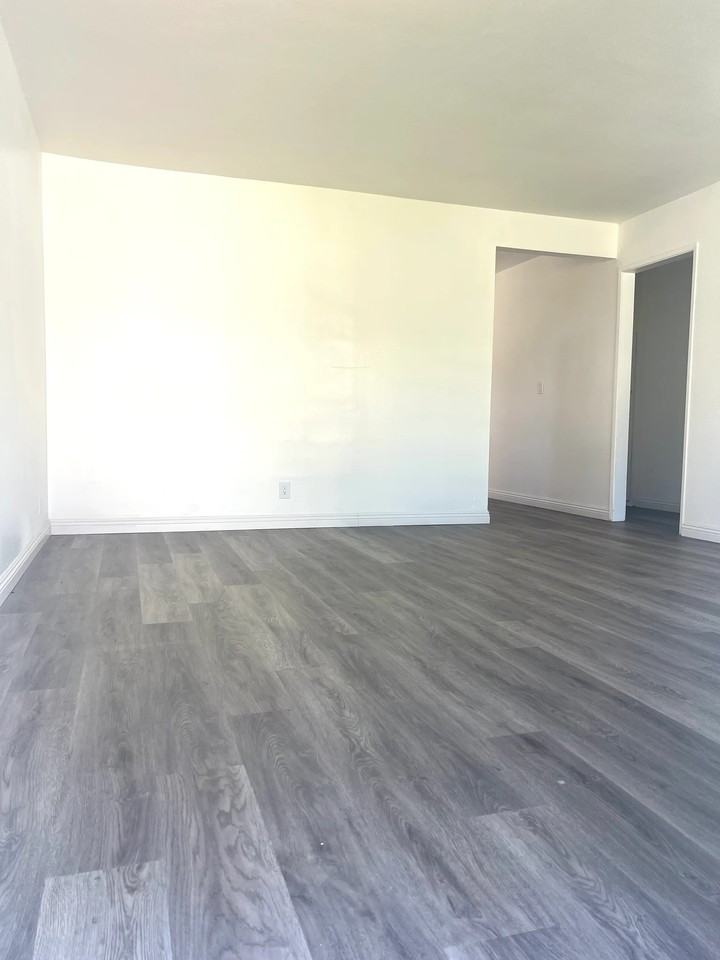 5125 Bandera St #E - Photo 2 of 7