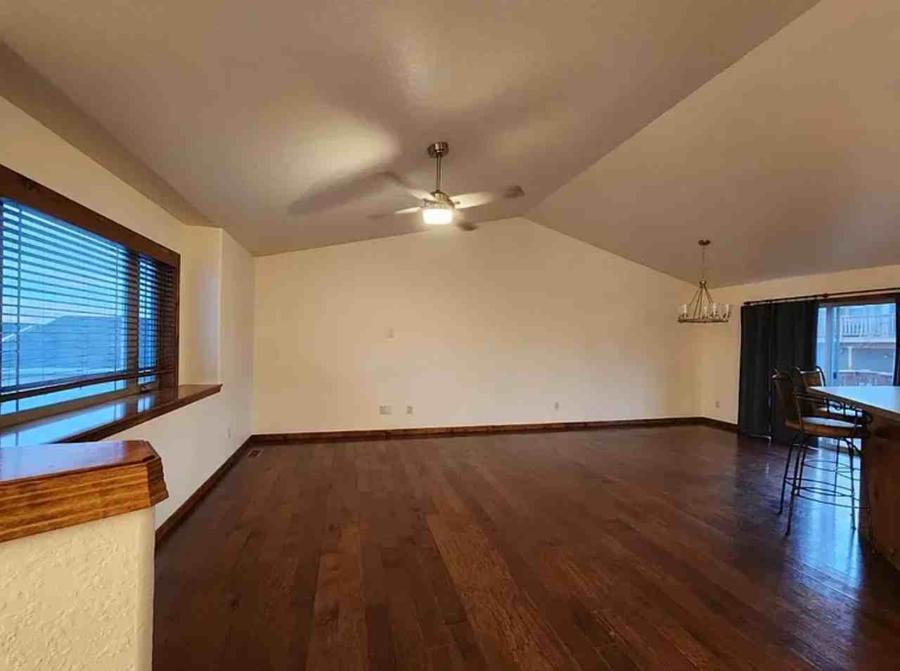 737 Copperfield Dr - Photo 3 of 20