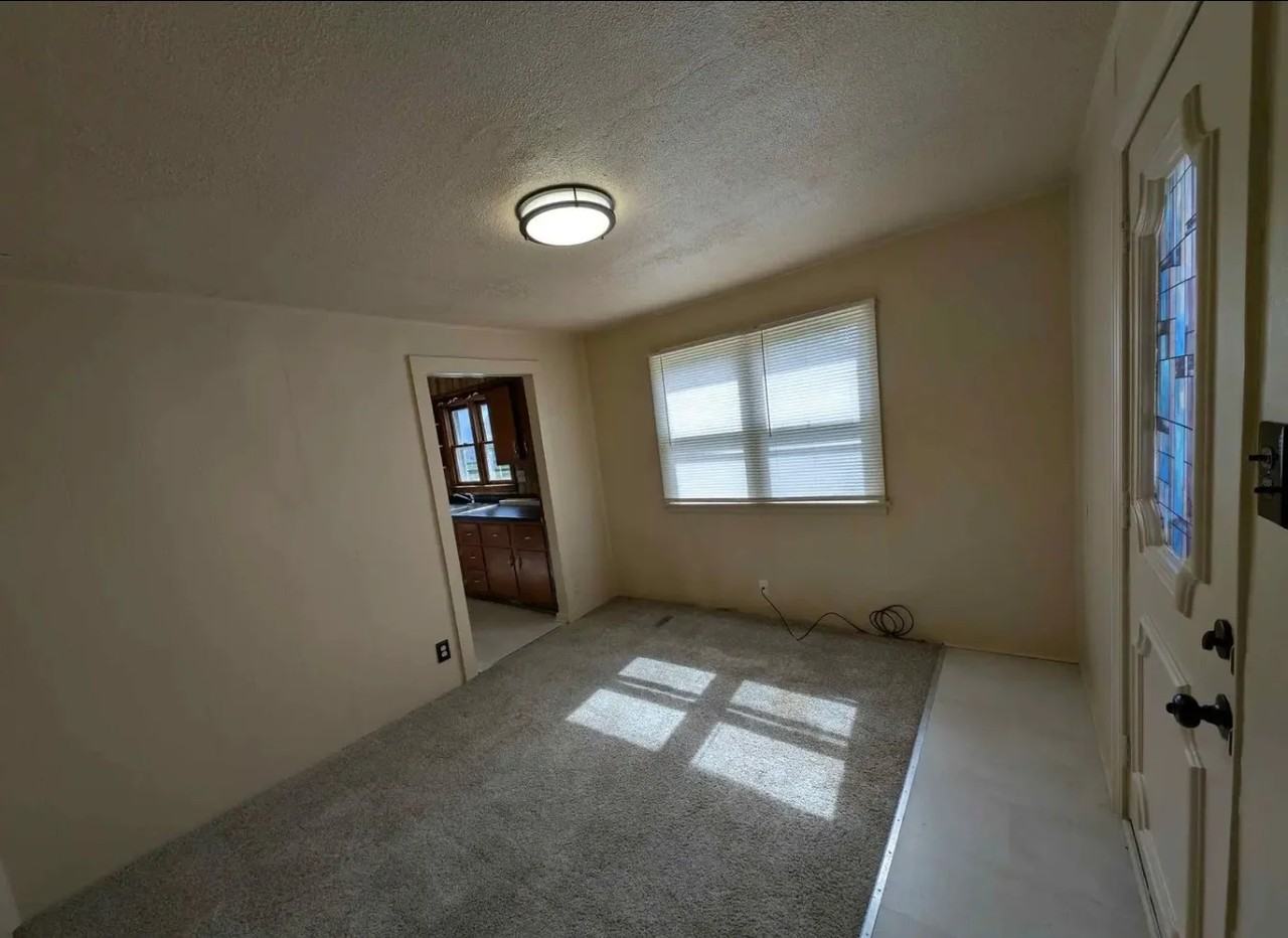 501 School St - Photo 2 of 7