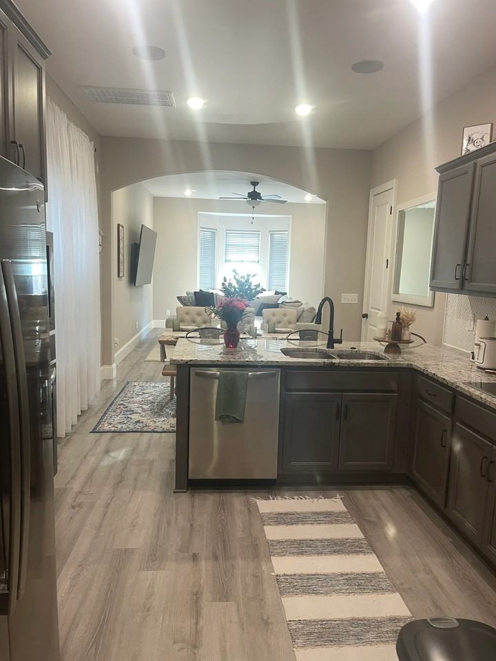 126 Oasis Dr - Photo 3 of 19