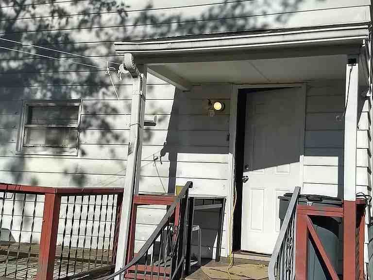 40 S Loveland Ave - Photo 2 of 14