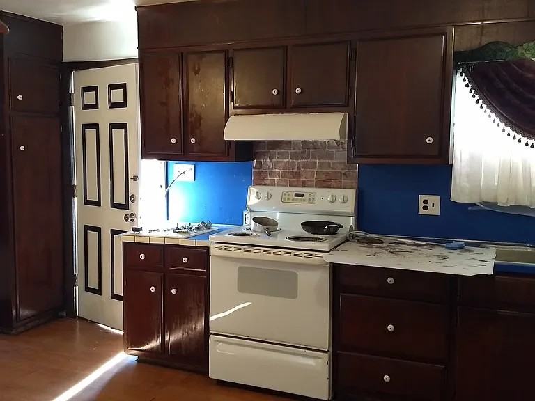 40 S Loveland Ave - Photo 4 of 14