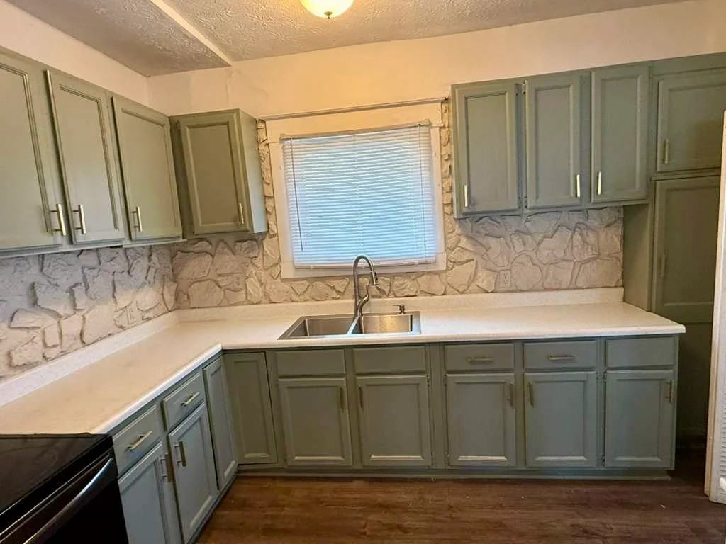 25 N Colorado Ave - Photo 2 of 14