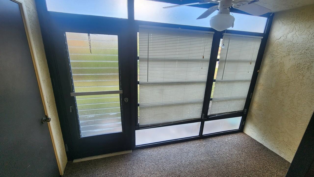 911 Sw S River Drive #104 - Photo 5 of 10