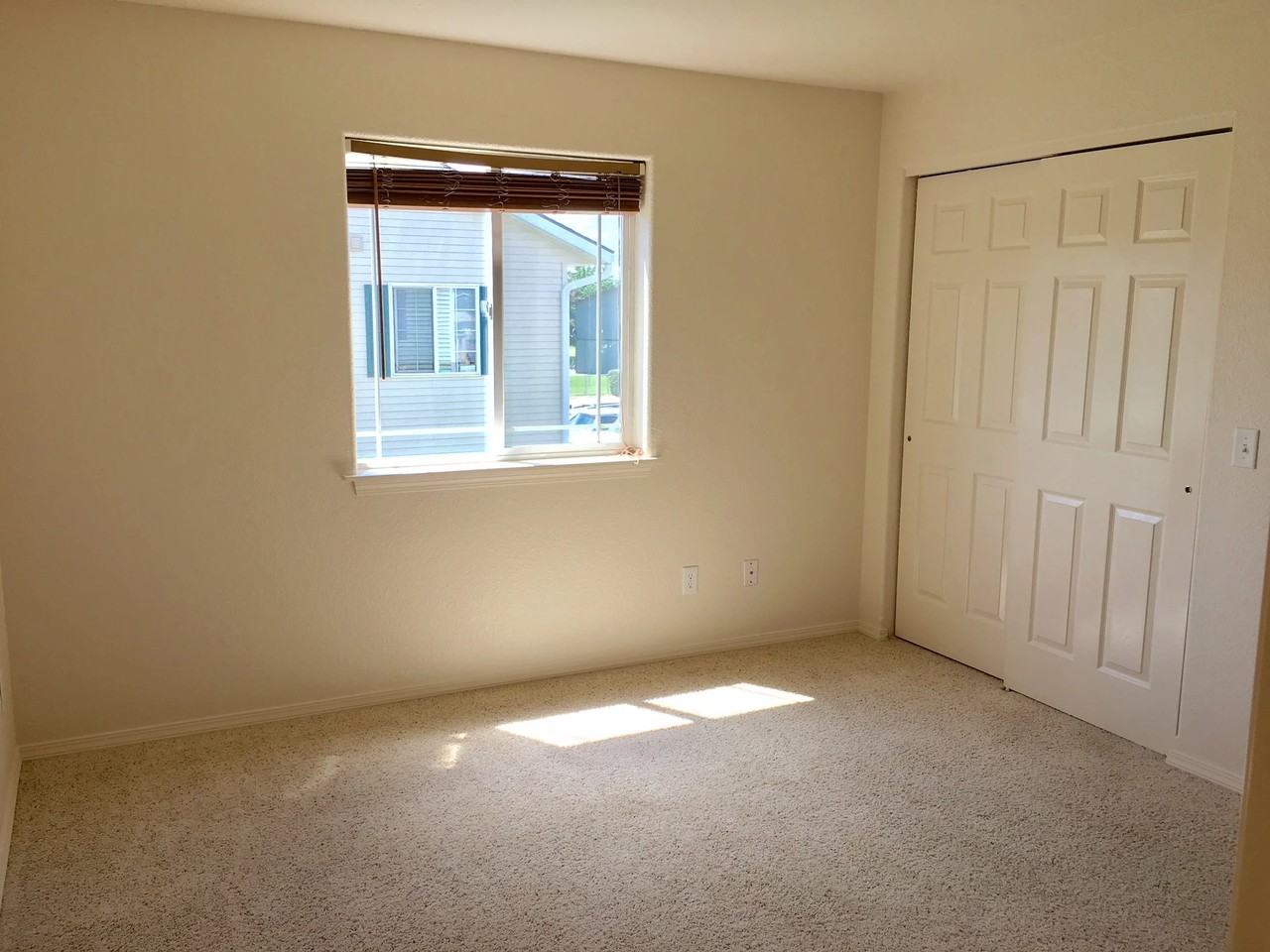 19 Diane Rd #F - Photo 4 of 20