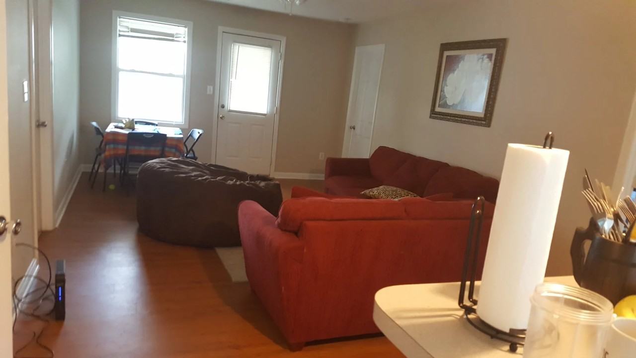 1430 Collegeview Ave - Photo 4 of 10