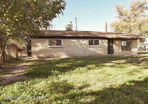 8808 Old County Dr - Photo 3 of 30