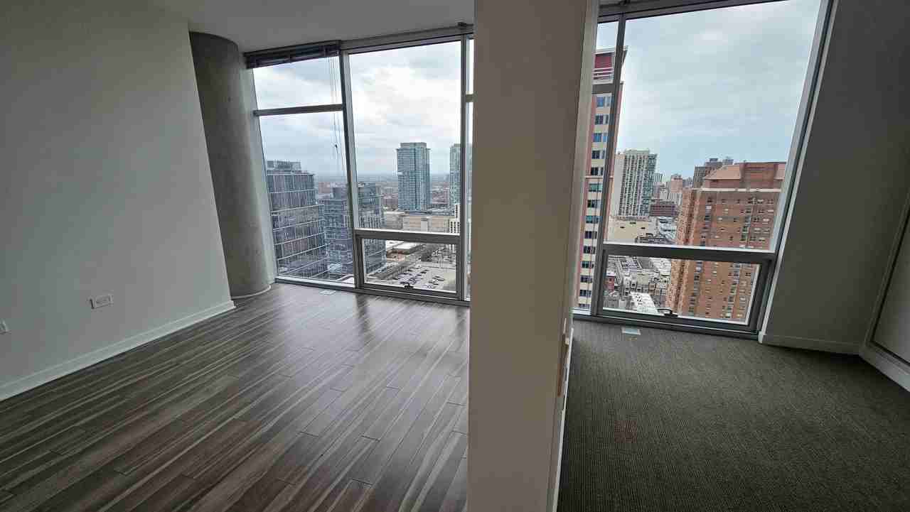 128 W Chicago Ave - Photo 2 of 8