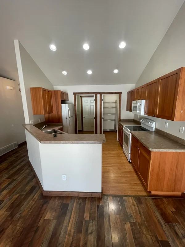 1429 11th St W - Photo 3 of 16